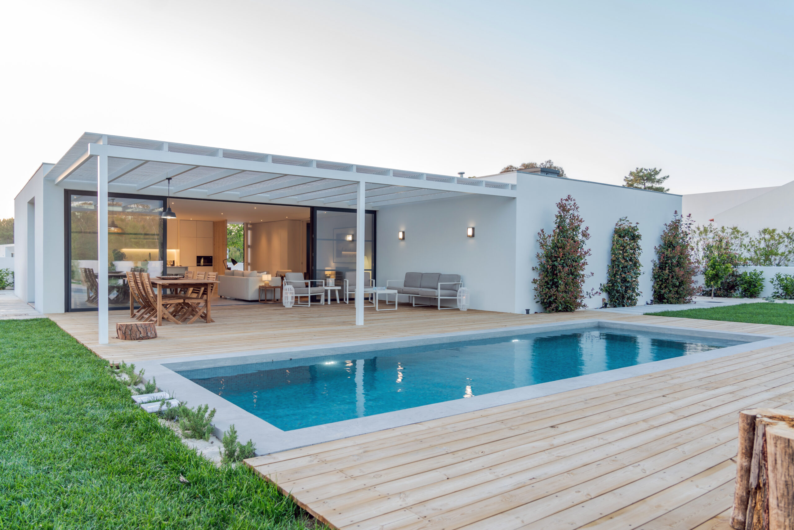 Piscine design coque polyester